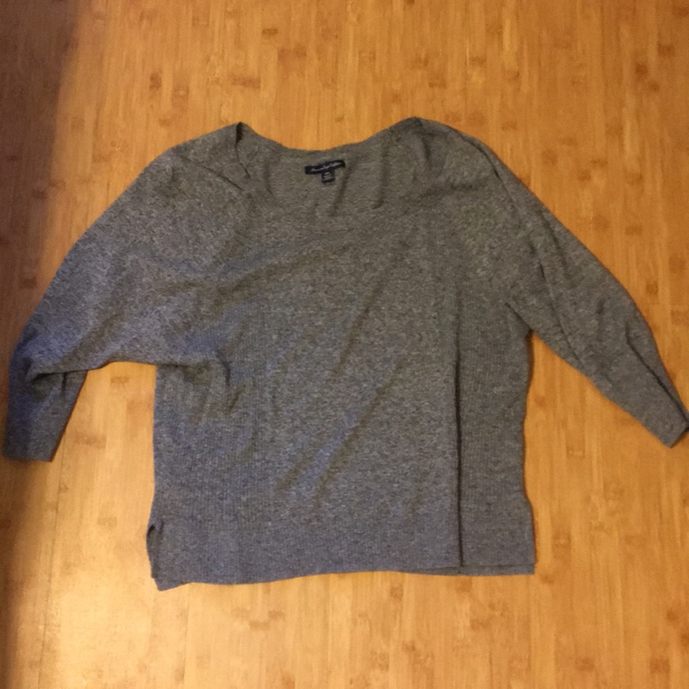 Grey quarter length sleeve American Eagle sweater